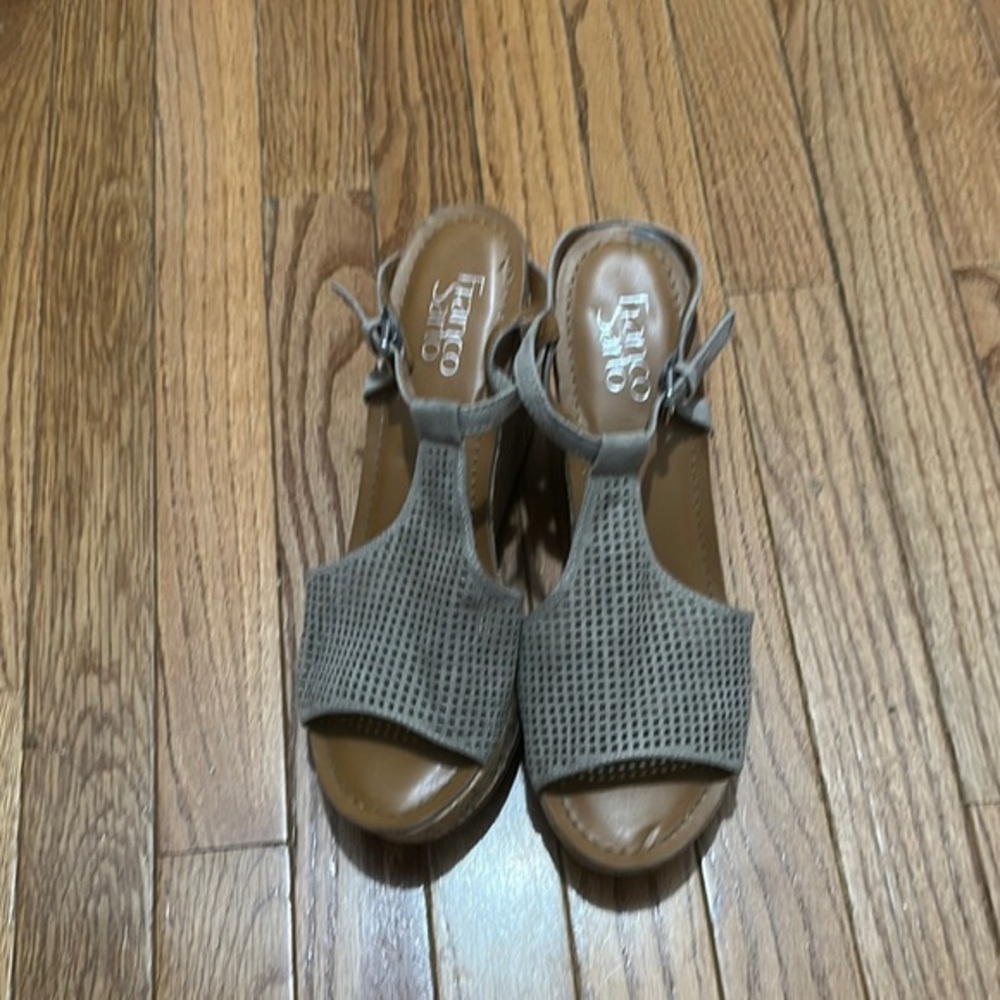 Franco Sarto Tan Sandals with T-Strap Design Size 10M